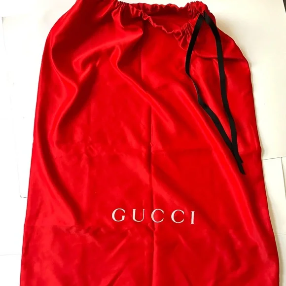 Gucci Red dust cover bag with drawstring Logo 18” x 24” tag Gucci made in Italy - Picture 3 of 7